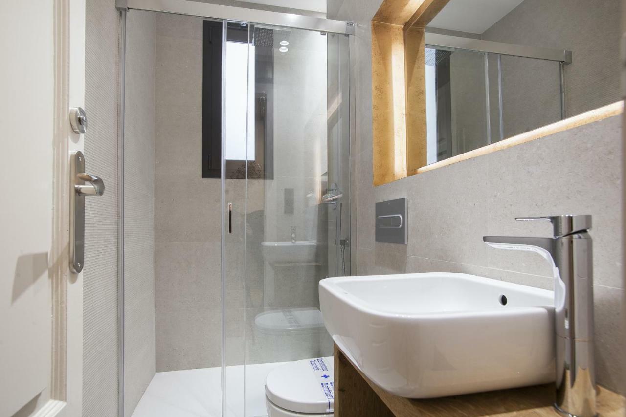 Tendency Sagrada Familia Luxury Barcelona Buitenkant foto